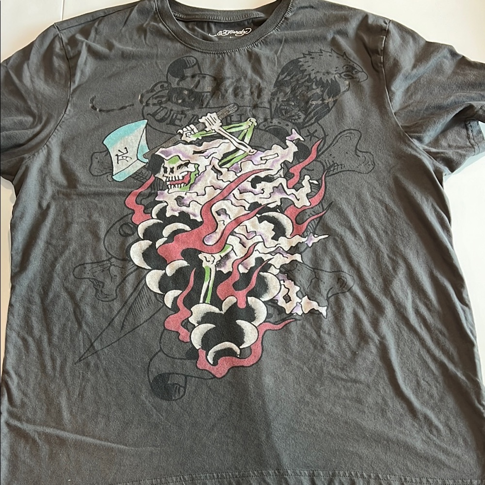 Ed Hardy Gray Short Sleeve Tee with Artistic‎ Graphic - large